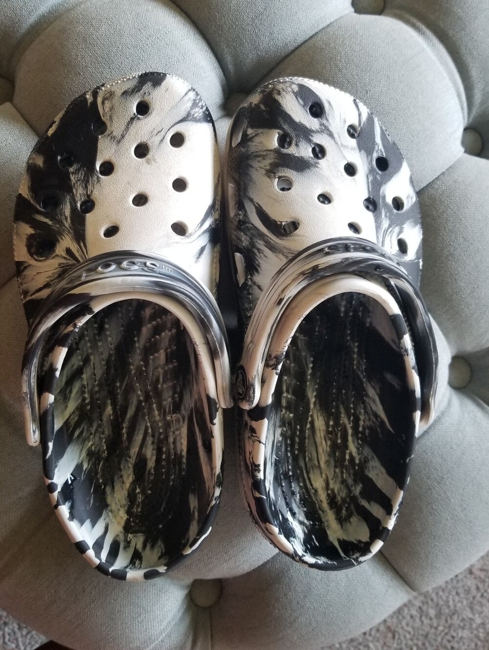 Crocs Marbled Black White Size 7 Wms 5 Men